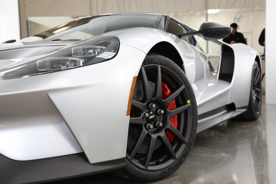 Детали экстерьера Ford GT Competition 2017 года  (фото 2 из 15)